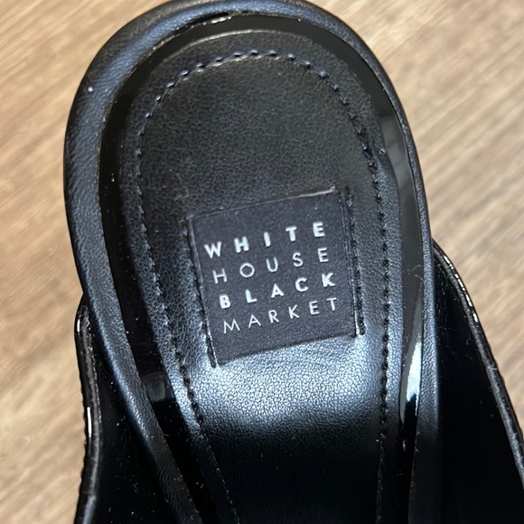 39. White House Black Market Ariah Oxford Mules size 9 - Picture 5 of 9